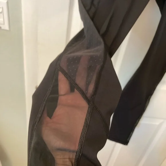 Lululemon Body Con Tight - Picture 7 of 7